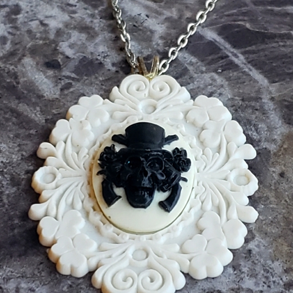 Rockabilly skull and crossbones cameo vintage style necklace